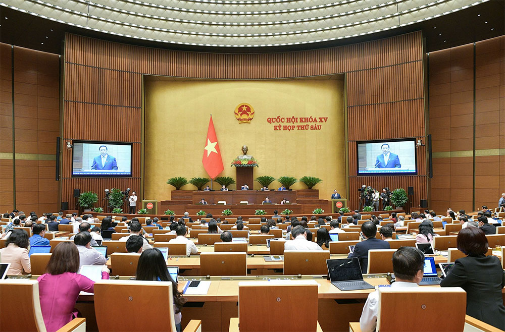 Quốc hội nghe Thủ tướng Chính phủ báo cáo sáng 8-11. Ảnh: QUOCHOI.VN