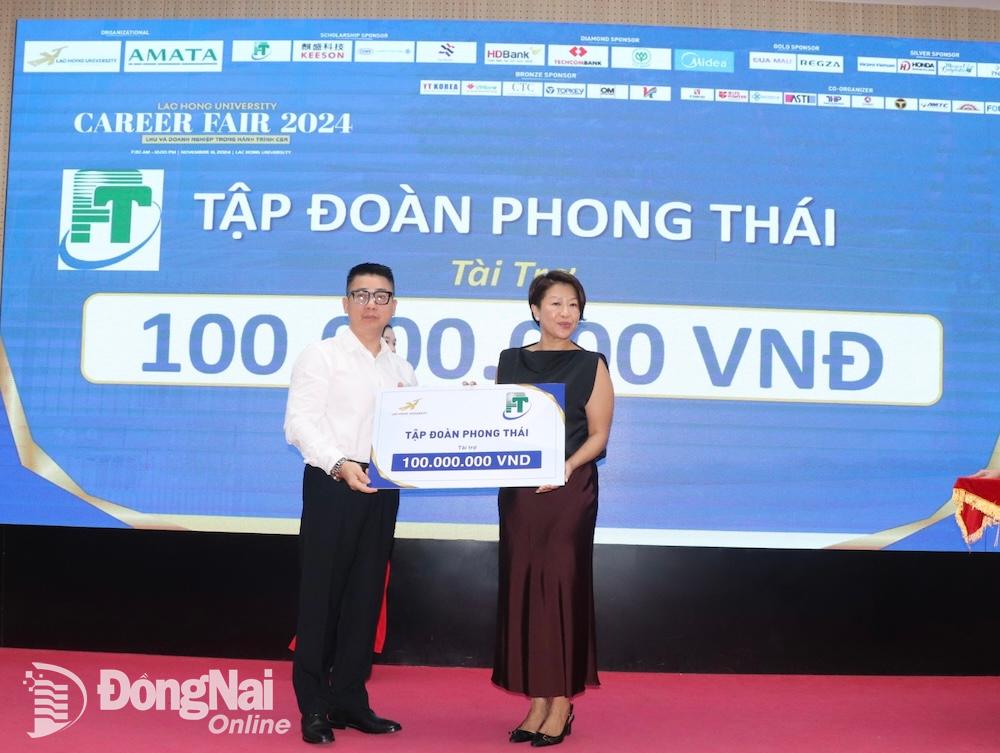 Doanh nghiệp tài trợ cho Ngày hội việc làm – LHU Career Fair 2024. Ảnh: Hải Yến