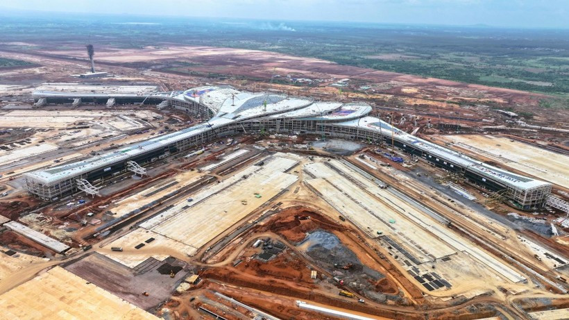 At the construction site of the Long Thanh International Airport (Photo: VNA)