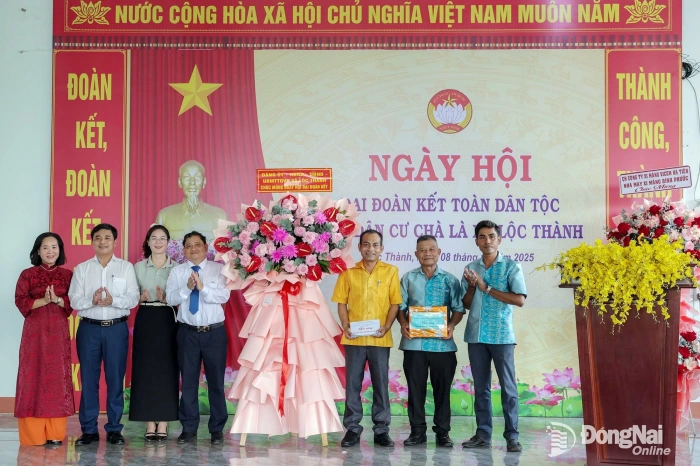 Rộn ràng Ngày hội Đại đoàn kết toàn dân tộc tại ấp Chà Là