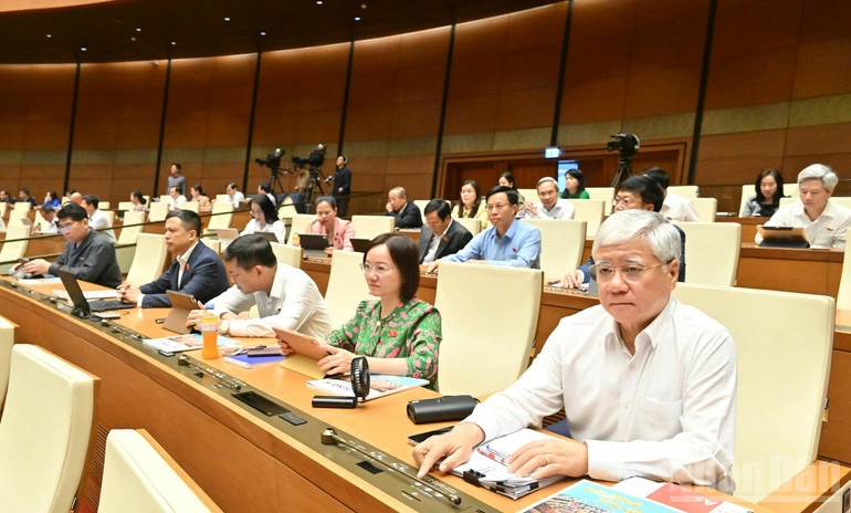 'Quốc hội biểu quyết thông qua Nghị quyết về Kế hoạch phát triển kinh tế-xã hội năm 2026. Ảnh: Duy Linh
'