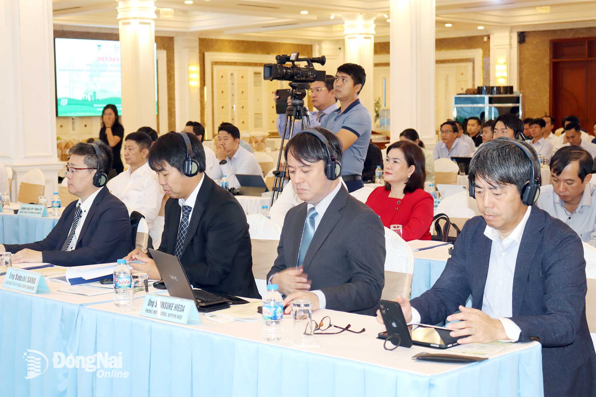 Representatives of Kobe city authorities and Japanese companies attend the forum. Photo: Hoang Loc

