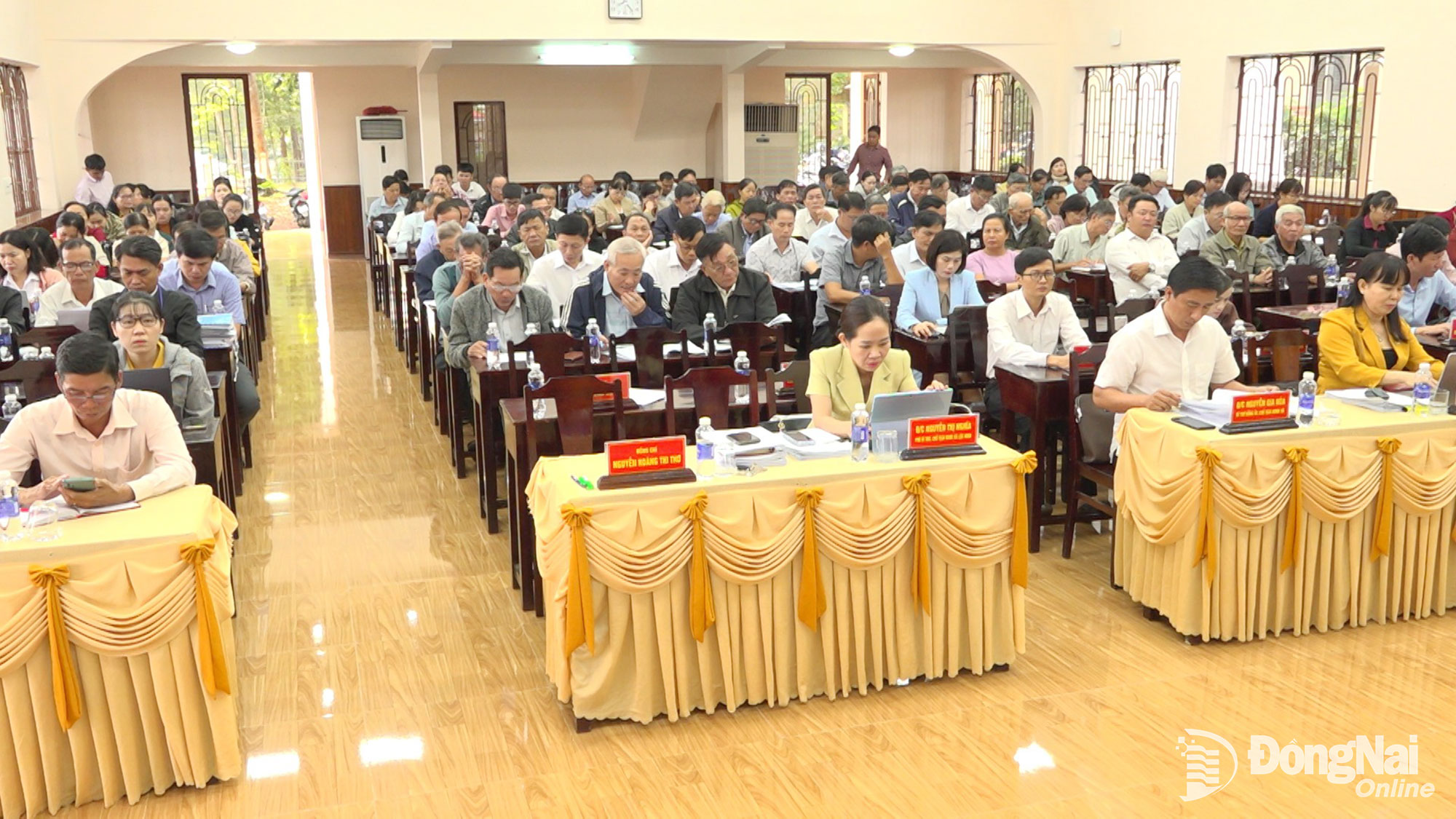 Đảng ủy xã Lộc Ninh tổ chức hội nghị triển khai đánh giá, xếp loại tổ chức, cá nhân trong hệ thống chính trị. Ảnh: Văn Hùng