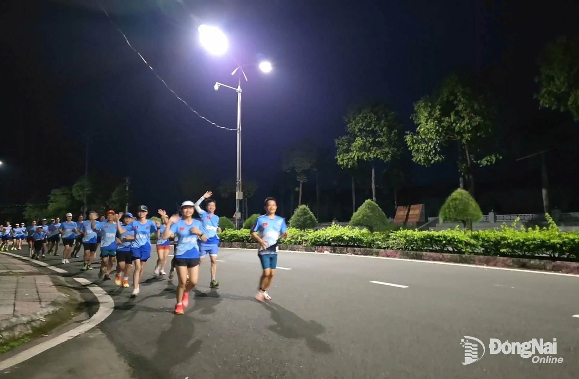 Câu lạc bộ Bình Phước Runners quy tụ đông đảo người đam mê chạy bộ của tỉnh. Ảnh: Trương Hiện