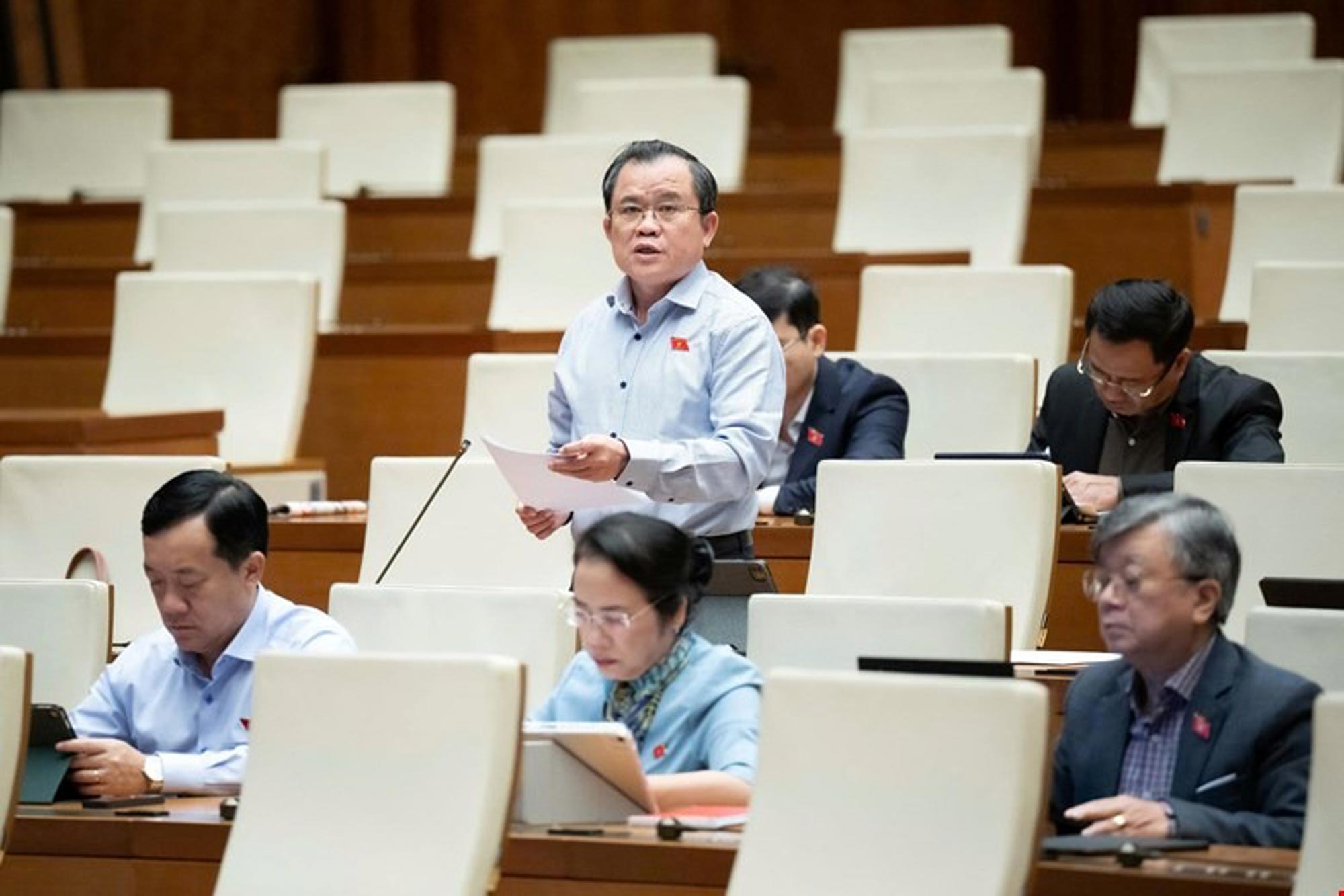 Đại biểu Nguyễn Tâm Hùng (Đoàn ĐBQH Thành phố Hồ Chí Minh) phát biểu