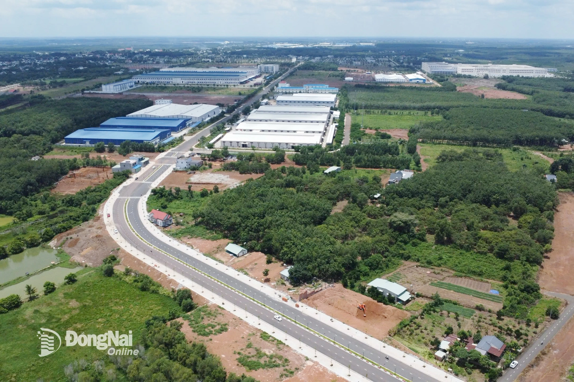 Công nghiệp là trụ cột trong phát triển kinh tế của Đồng Nai. Trong ảnh: Một góc Khu công nghiệp Đồng Xoài II. Ảnh: Vương Thế