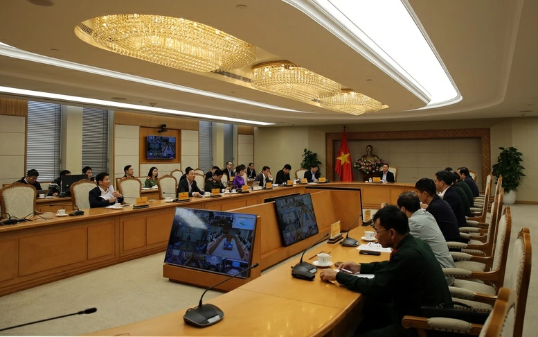 Phó Thủ tướng đề nghị các địa phương khẩn trương đánh giá ngay nhu cầu hỗ trợ lương thực, thuốc men, hóa chất cho người dân - Ảnh: VGP/Minh Khôi

