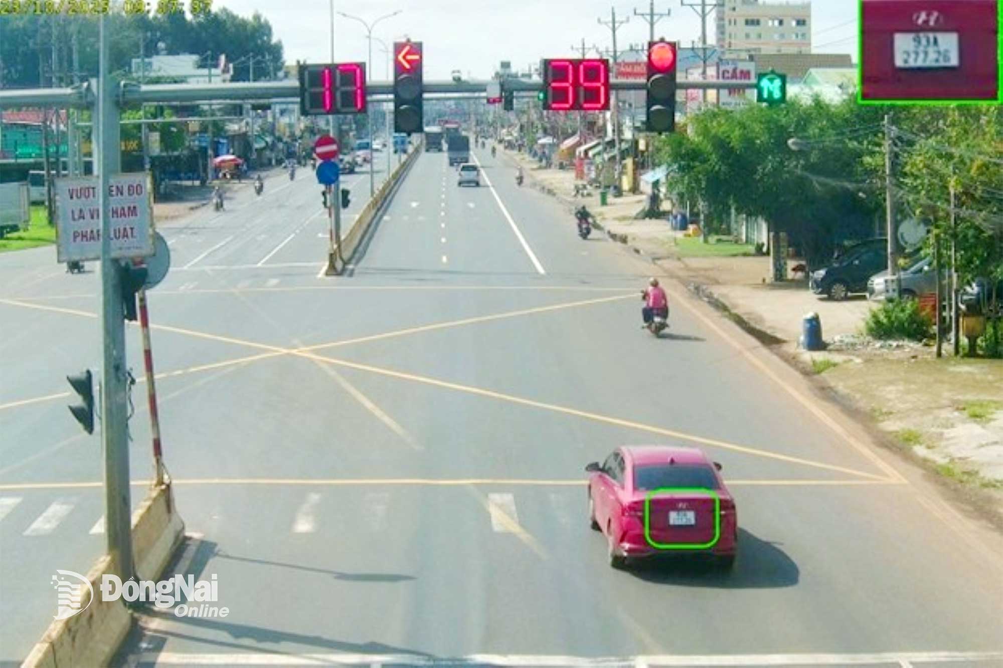 Một phương tiện không chấp hành tín hiệu đèn giao thông. Ảnh: Phòng Cảnh sát giao thông Công an tỉnh Đồng Nai