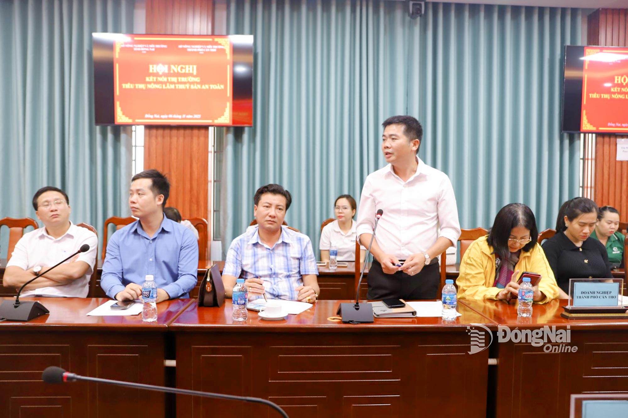 A representative from an agricultural product production facility in Can Tho city speaks at the ceremony. Photo: B.Nguyen

