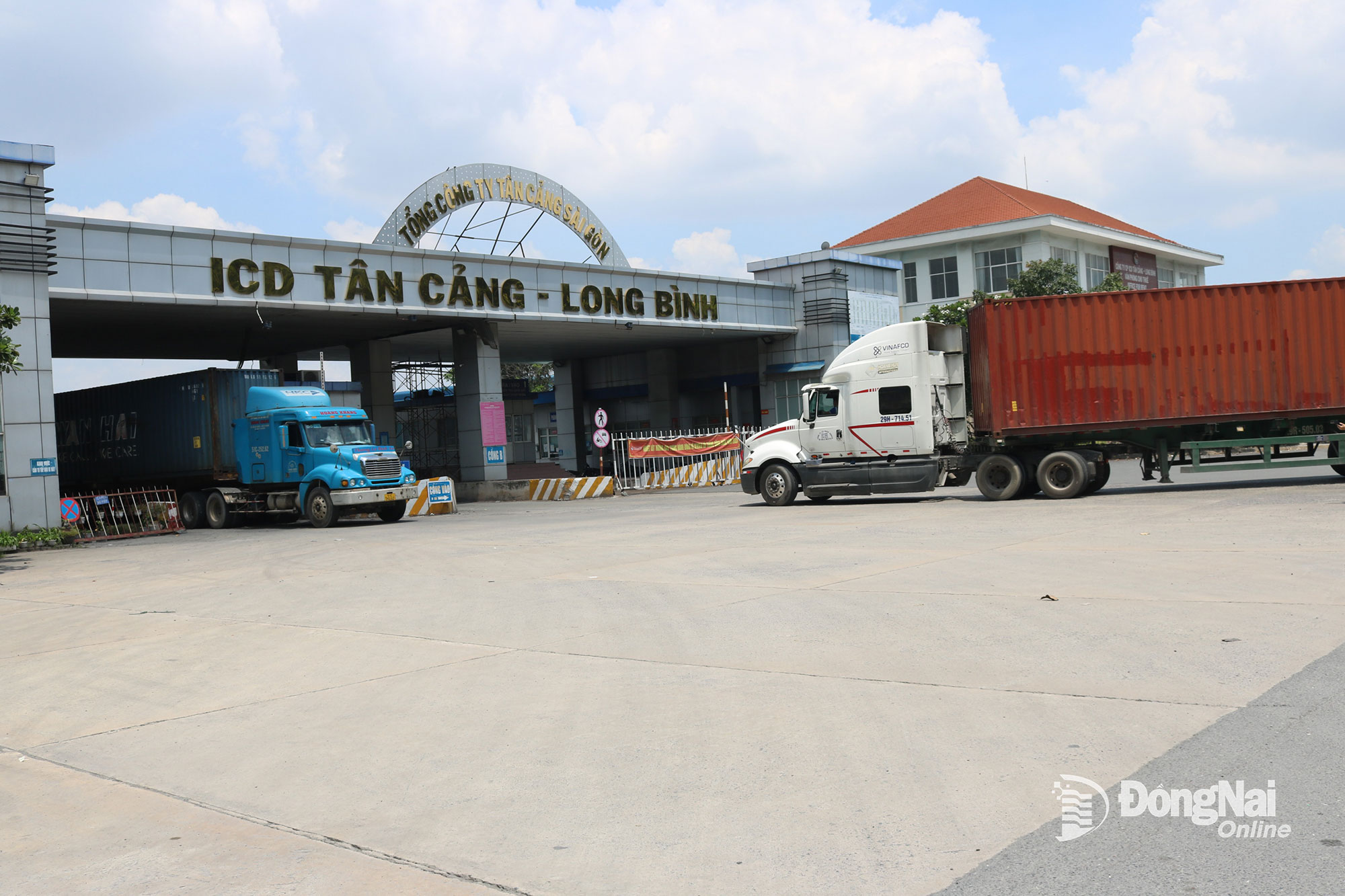 Logistics operations at Tan Cang – Long Binh Inland Container Depot (ICD).