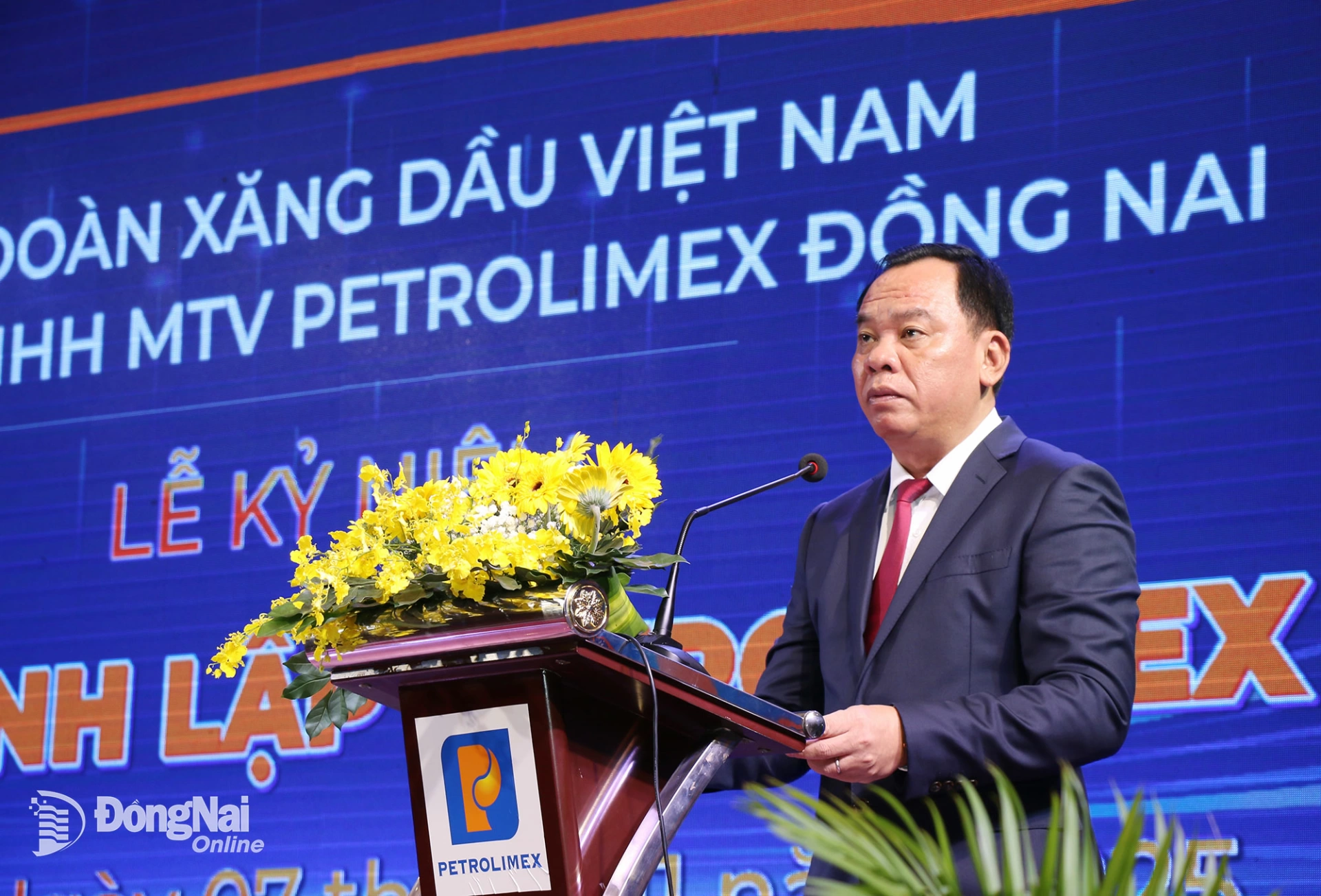 Phó Bí thư Tỉnh ủy, Chủ tịch UBND tỉnh Đồng Nai Võ Tấn Đức phát biểu tại buổi lễ. Ảnh: Hà Lê
