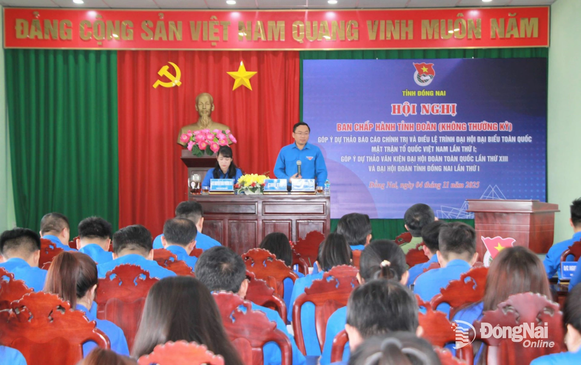 Tỉnh ủy viên, Phó Chủ tịch Ủy ban MTTQ Việt Nam tỉnh, Bí thư Tỉnh đoàn Đồng Nai Nguyễn Minh Kiên phát biểu định hướng các nội dung thảo luận tại hội nghị. Ảnh: Nga Sơn