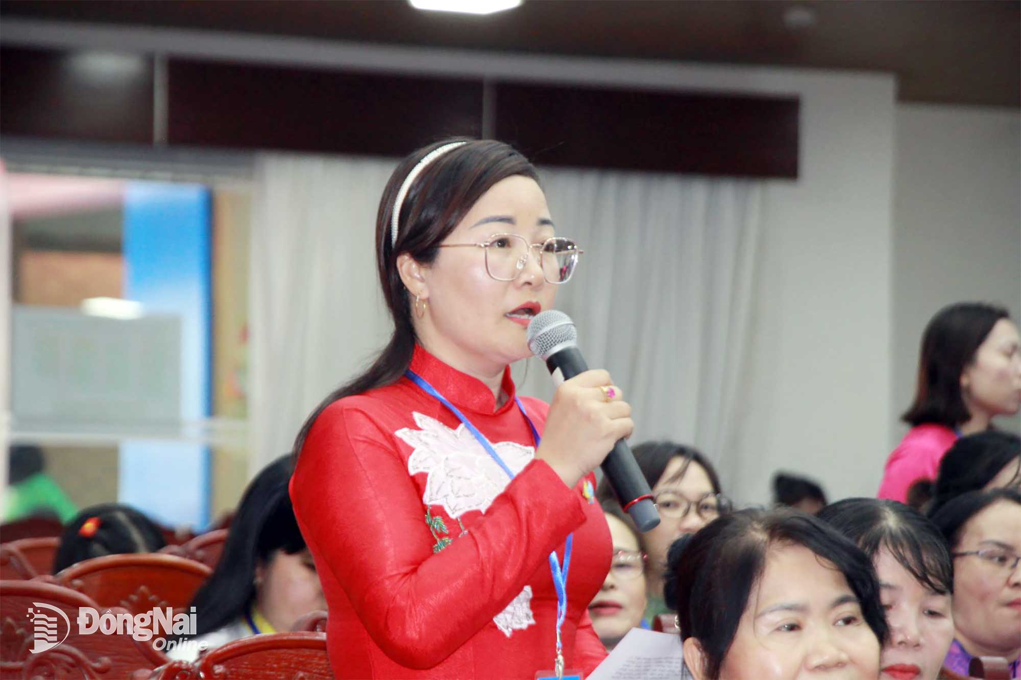 Các đại biểu tham gia thảo luận ý kiến tại Tổ thảo luận số 1. Ảnh: Nga Sơn