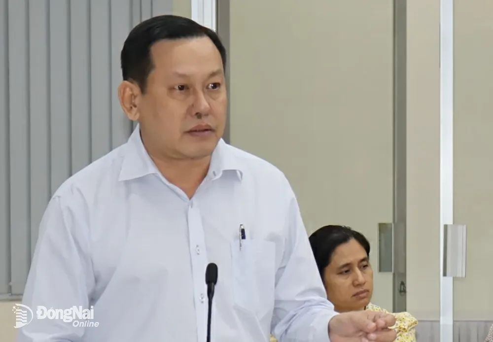 Giám đốc Sở TN-MT Đặng Minh Đức báo cáo trước Hội đồng thẩm định kế hoạch sử dụng đất cấp huyện năm 2024