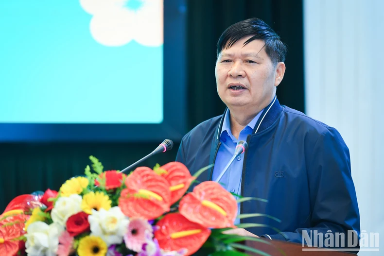 Phó chủ tịch Tổng Liên đoàn Lao động Việt Nam Phan Văn Anh phát biểu