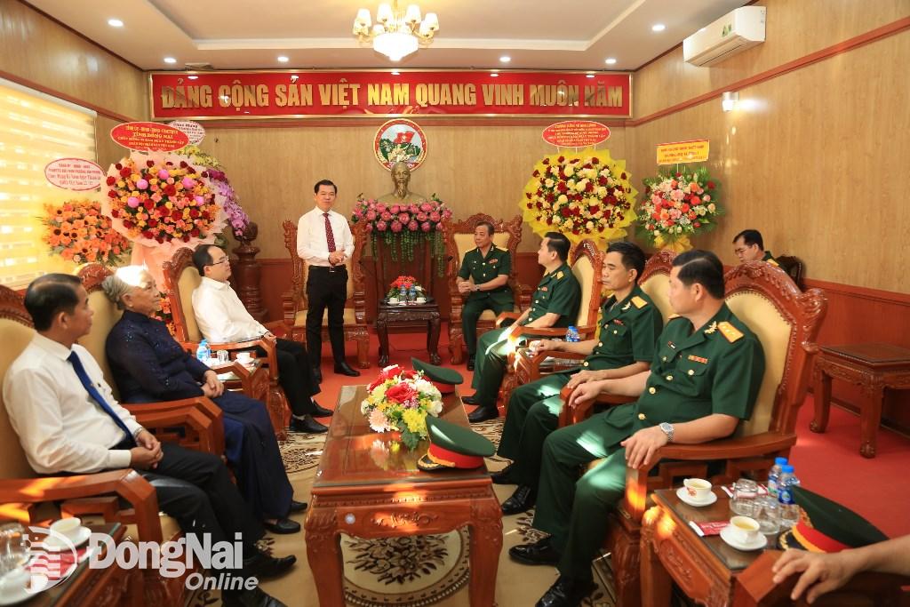 Bí thư Tỉnh ủy Nguyễn Hồng Lĩnh phát biểu chúc mừng Bộ Chỉ huy Quân sự tỉnh