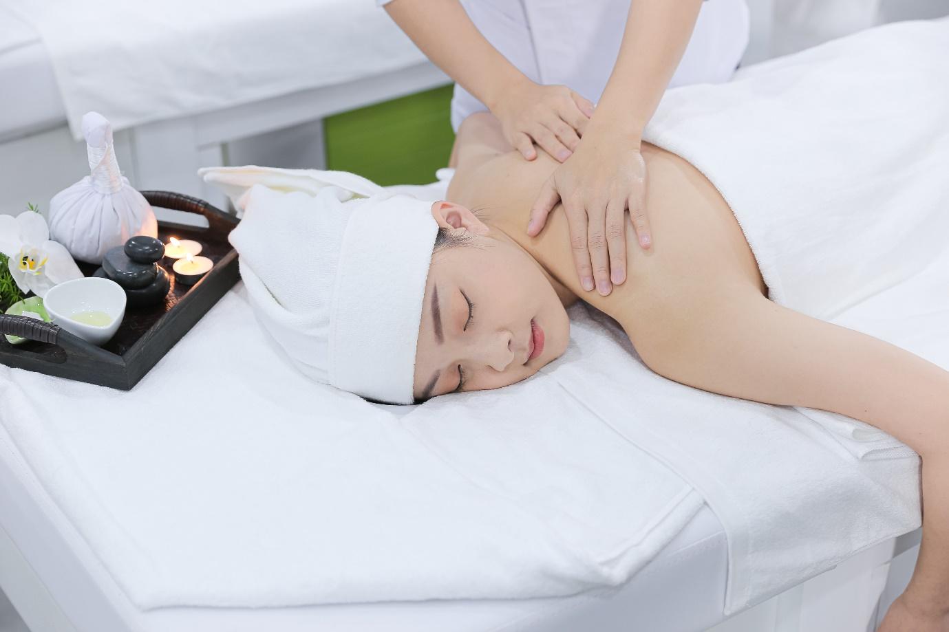 Các dịch vụ spa chăm sóc sức khỏe thể chất và tinh thần sẽ tiếp tục được mở rộng trong ngành làm đẹp.