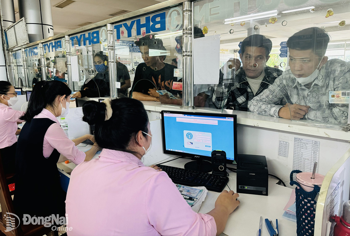 Khắc phục tồn tại, vướng mắc về bảo hiểm y tế