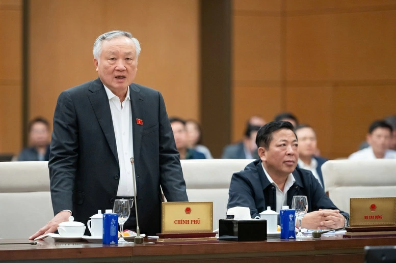 Phó Thủ tướng Thường trực Chính phủ Nguyễn Hoà Bình dự và phát biểu tại phiên họp - Ảnh: VGP/Nguyễn Hoàng