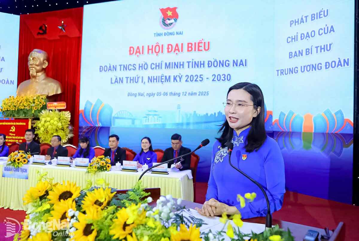Nguyen Pham Duy Trang, Secretary of the HCYU Central Committee and Chairwoman of the HYPO’s Central Council, delivers remarks at the congress. Photo: Huy Anh