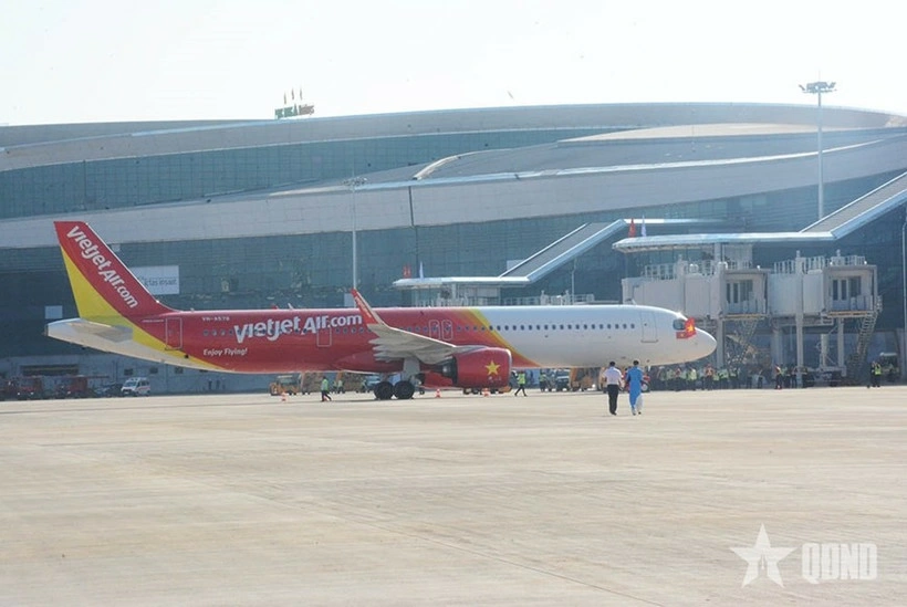 Vietjets inaugural flight to Long Thanh International Airport (Source: qdnd.vn)
