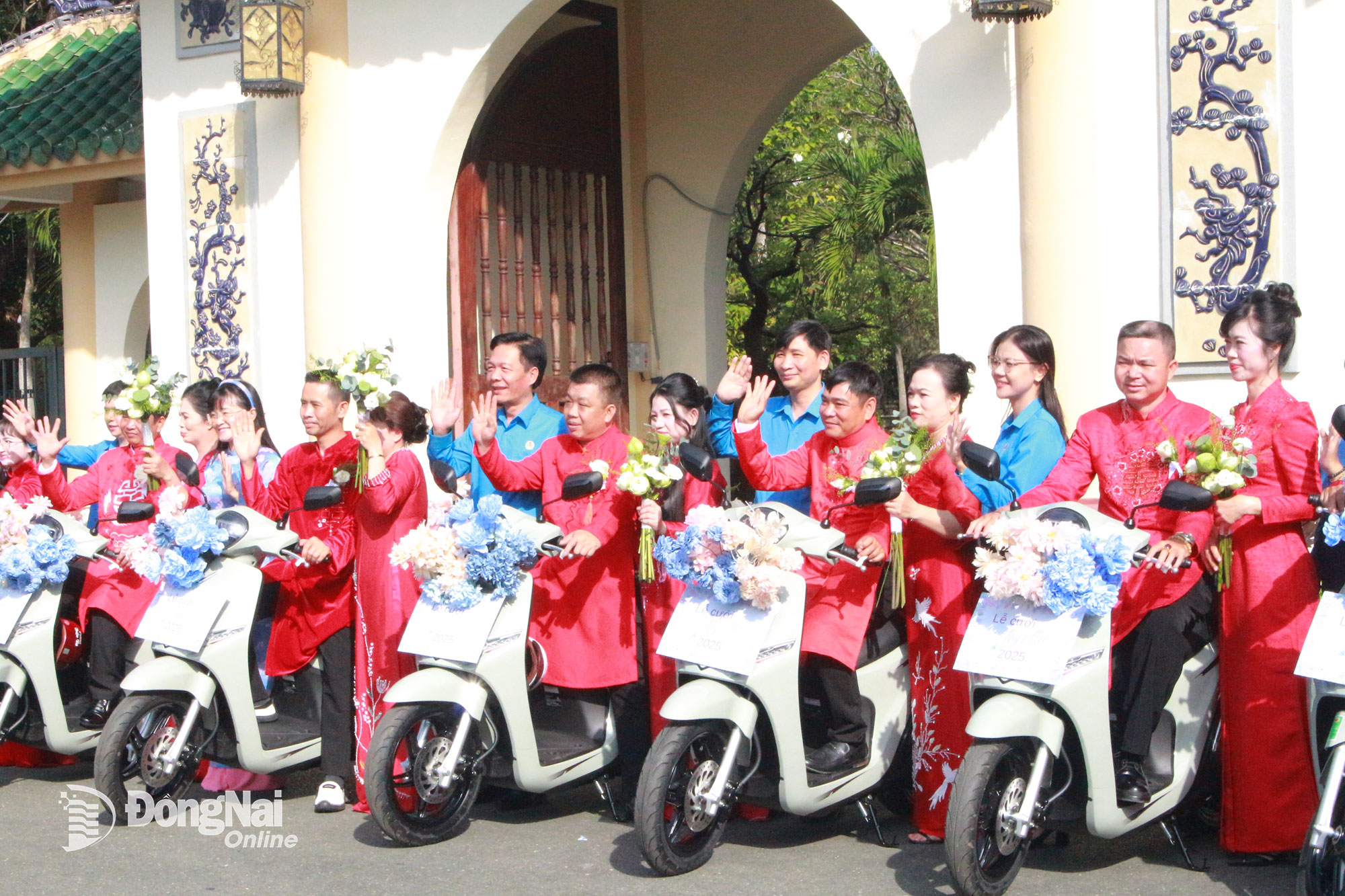 Các cặp đôi hạnh phúc khi được tham gia Lễ cưới tập thể năm 2025. Ảnh: Nguyễn Hòa