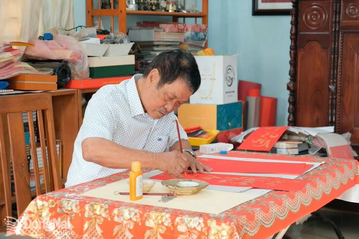 Một đời giữ lại chữ và thơ