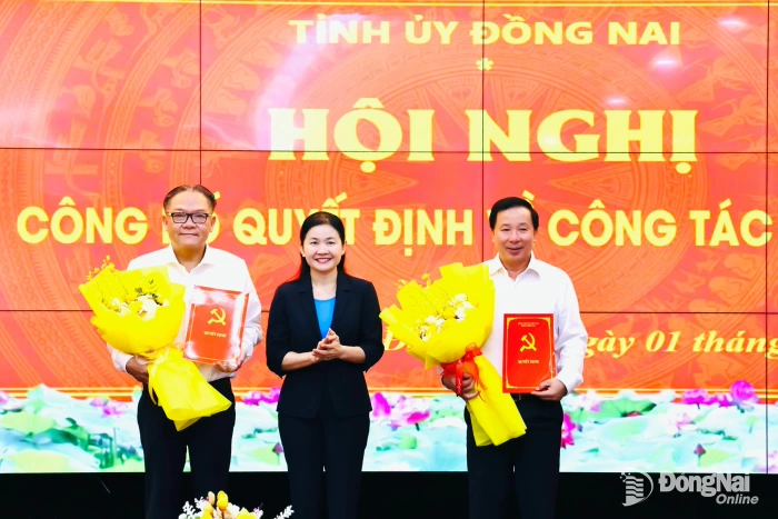 Đồng chí Nguyễn Văn Út giữ chức Bí thư Đảng ủy UBND tỉnh, đồng chí Nguyễn Kim Long giữ chức Phó Bí thư Thường trực Đảng ủy UBND tỉnh