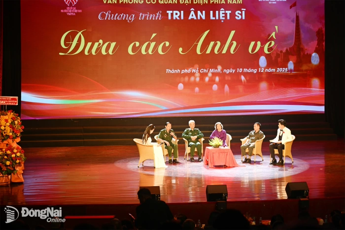 Lắng đọng chương trình tri ân liệt sĩ ‘Đưa các anh về’