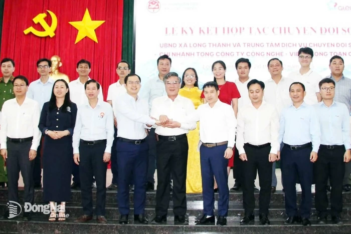 Xã Long Thành ký kết hợp tác trong công tác chuyển đổi số