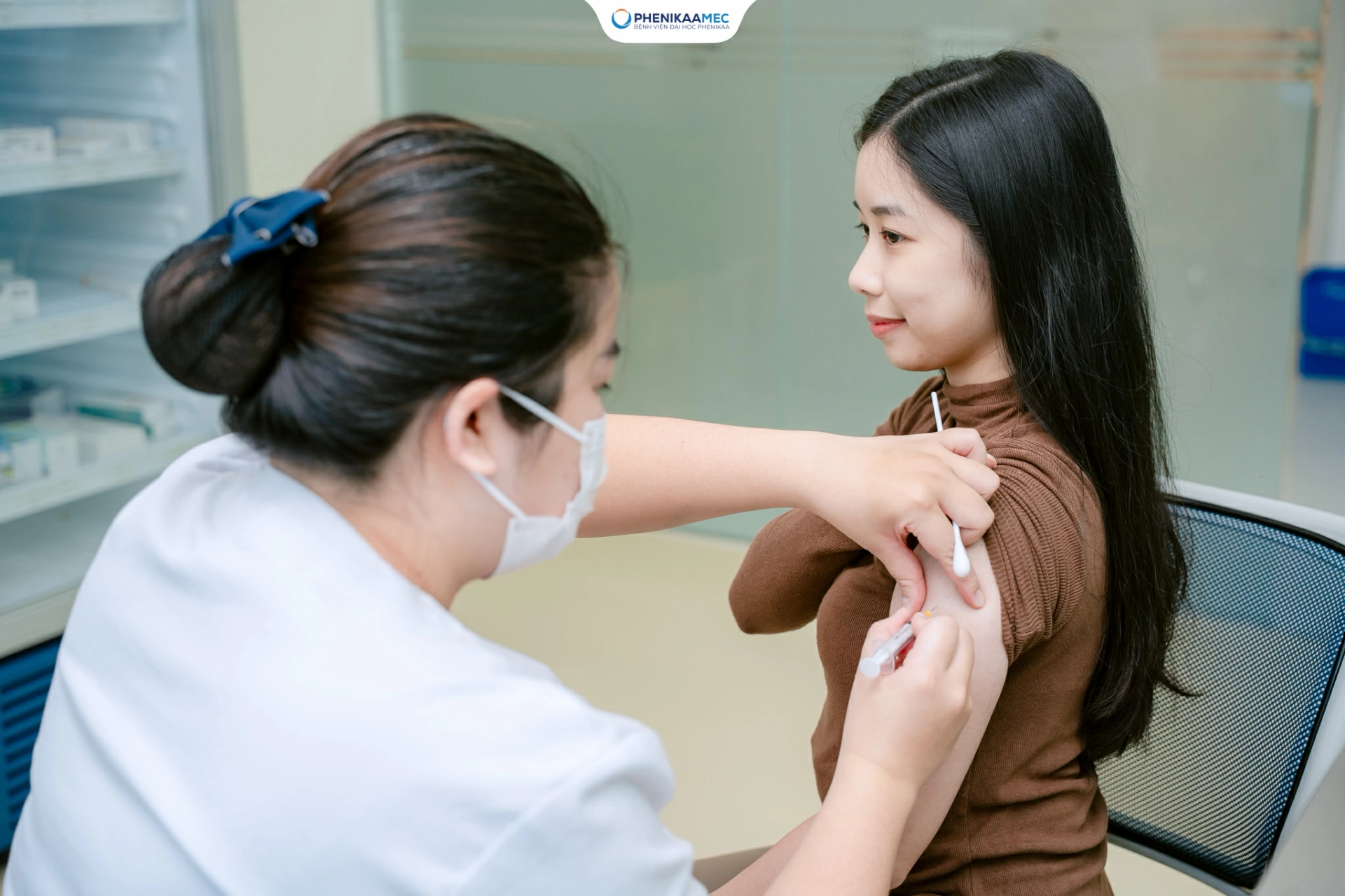 Gardasil 9 được khuyến cáo tiêm cho cả nam và nữ từ 9 - 45 tuổi.