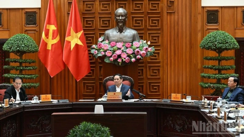 Thủ tướng Phạm Minh Chính chủ trì cuộc họp của Thường trực Chính phủ về công tác chuẩn bị cho lễ khánh thành, khởi công các dự án, công trình trọng điểm ngày 19-12. Ảnh: Trần Hải
