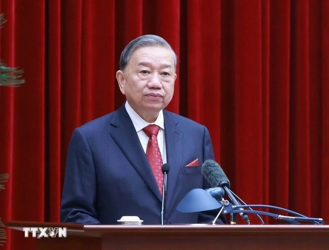 Party General Secretary To Lam delivers the closing remarks at the 15th plenum of the 13th Party Central Committee on the morning of December 23. (Photo: VNA)