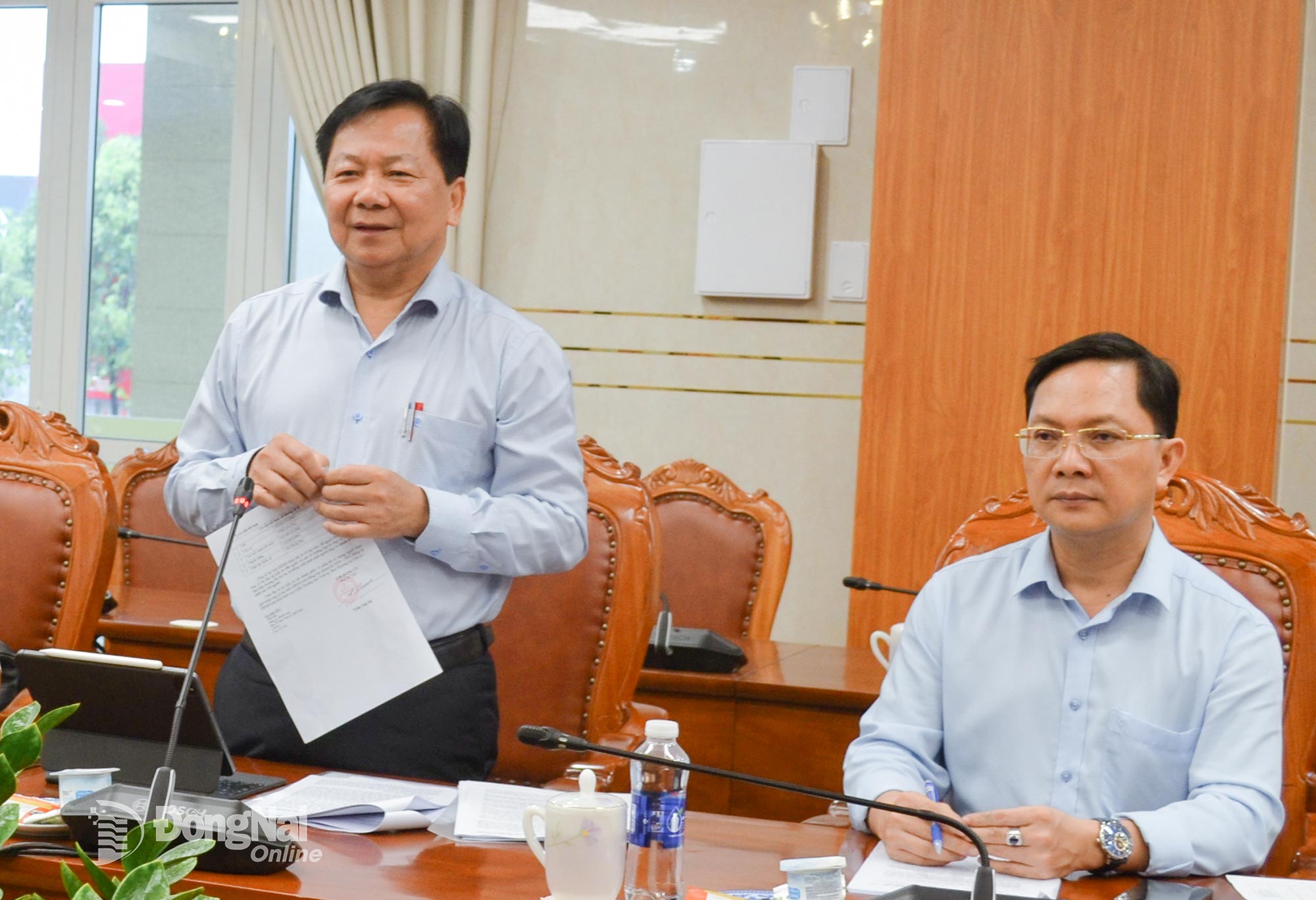 Tran Van Mi, Provincial Party Committee member and Vice Chairman of the Dong Nai Provincial People’s Council, speaks at the meeting. Photo: Phuong Hang
