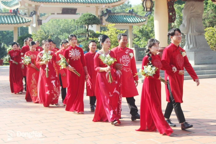 Ấm áp đám cưới của 12 cặp đôi công nhân lao động tại Đồng Nai