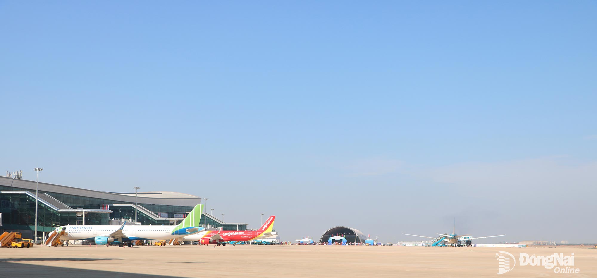 Three aircraft operated by three Vietnamese airlines landed at Long Thanh Airport on December 19, 2025.
