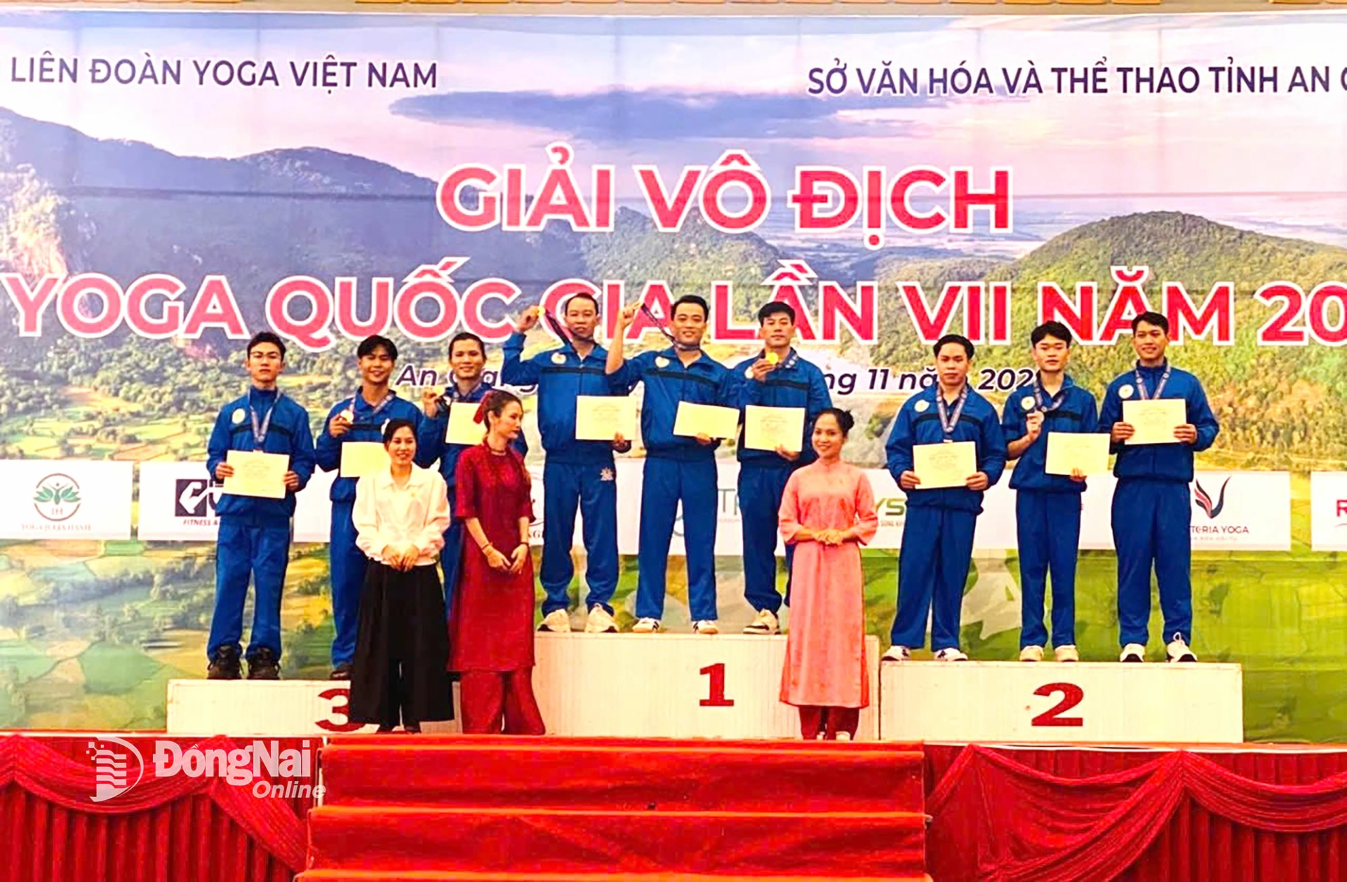 Dong Nai athletes sweep all medals in the men’s three-person event. Photo courtesy of the organiser