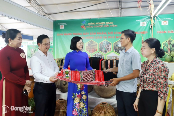 CHÀO MỪNG ĐẠI HỘI ĐẠI BIỂU HỘI NÔNG DÂN TỈNH NHIỆM KỲ 2025-2030: Xây dựng hội nông dân vững mạnh toàn diện