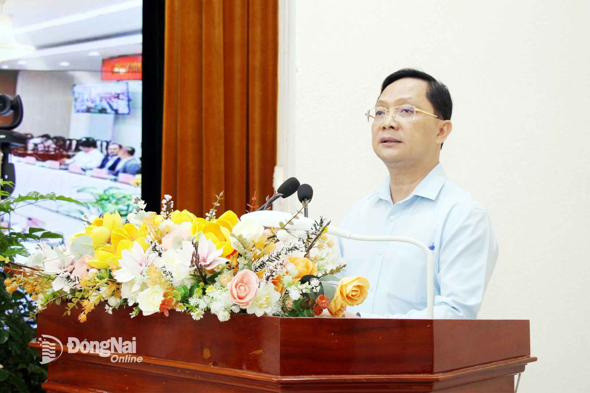 Ha Anh Dung, Member of the Provincial Party Standing Committee and Standing Vice Chairman of the VFF Committee in Dong Nai Province, launches the Digital Literacy for All campaign across the province. Photo: Hai Quan