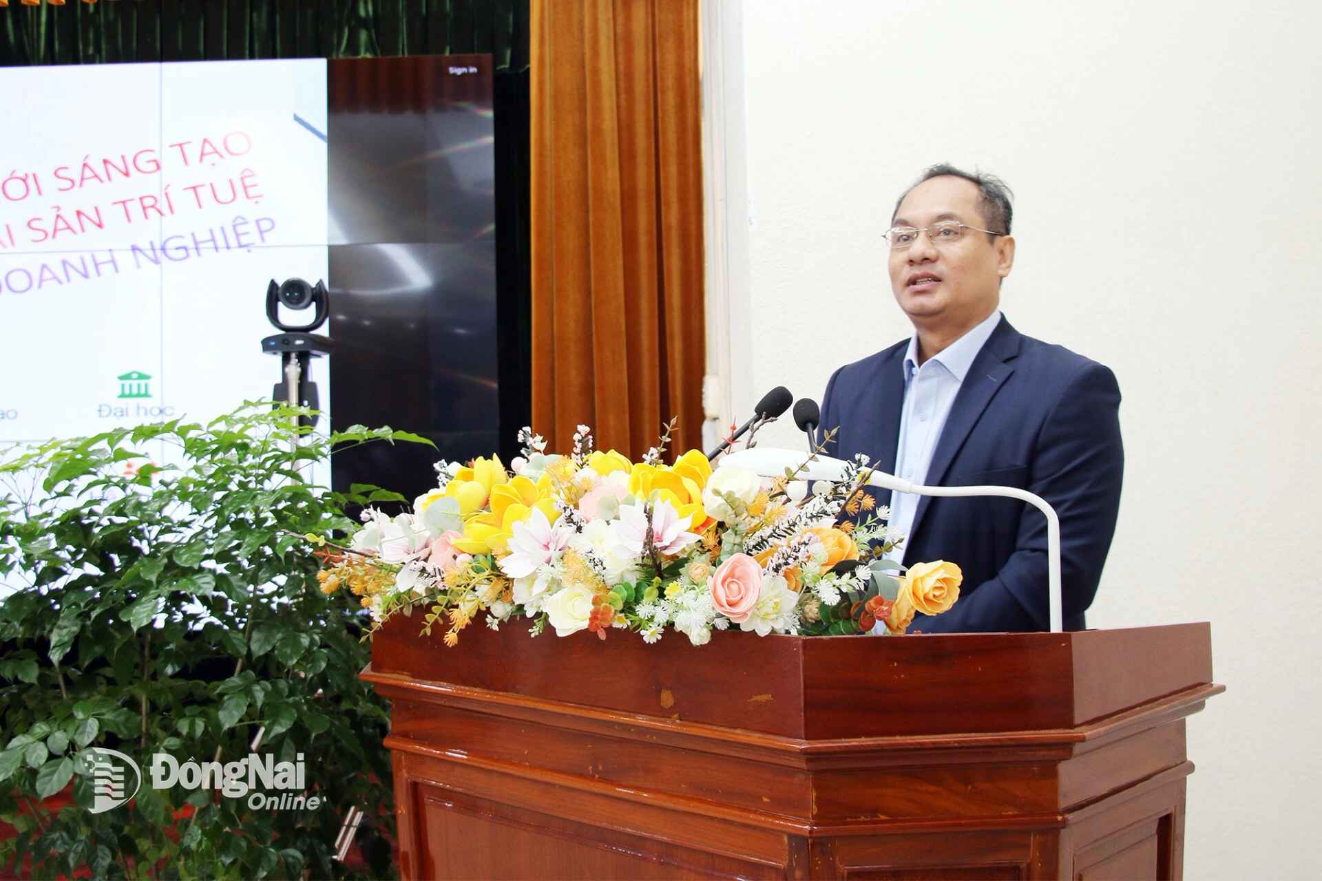 Experts on digital transformation and innovation share insights at the conference. Photo: Hai Quan