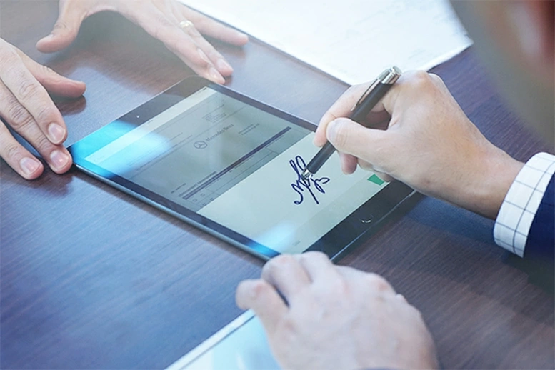 Nghị định 337/2025/NĐ-CP của Chính phủ quy định về hợp đồng lao động điện tử.