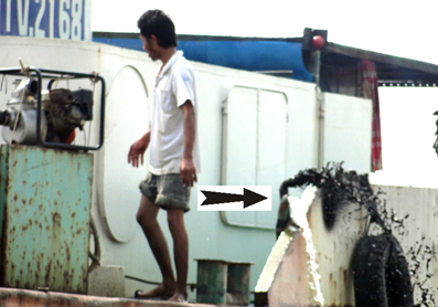 Gây ô nhiễm trên sông