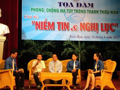 Delegates attend the seminar in Dong Nai on Sunday morning