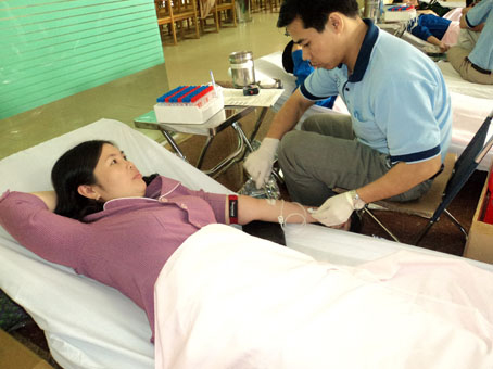 Nhân rộng những điển hình vì cộng đồng