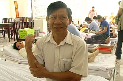 Người đi hiến và vận động hiến máu nhân đạo