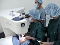 73 poor patients get free eye surgeries