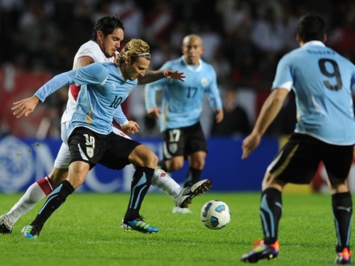 Uruguay hạ Peru 2-0 và vào CK Copa America 2011 - Ảnh Getty