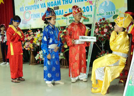 Tiết mục “Cậu bé thông minh” của đơn vị huyện Xuân Lộc tham gia dự thi.