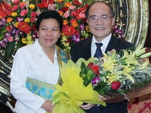 Lao Ambassador Sunthone Sayachak congratulates NA Chairman Nguyen Sinh Hung (Source: VNA)