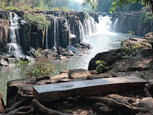 VN, Lao localities step up tourism cooperation